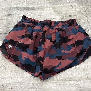 Lululemon Size 4 Hotty Hot Camo 2.5”